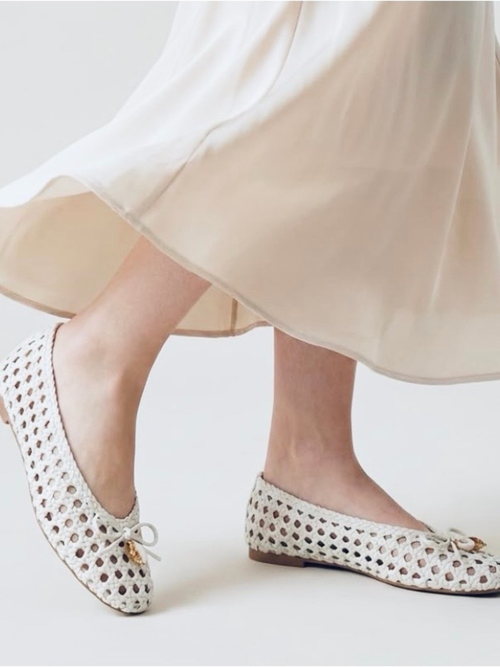NWT Cushionaire Witty Woven Ballet Flats in Cream 9